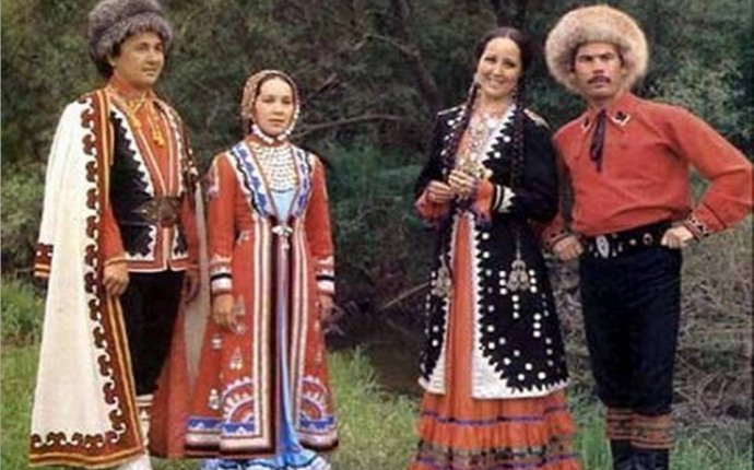 Supersoniczoom Найдено по тексту: татарская народная одежда