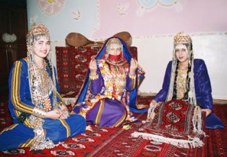 Традиционная одежда туркмен, Мужской и женский костюмы, Тельпек, одежда туркмен