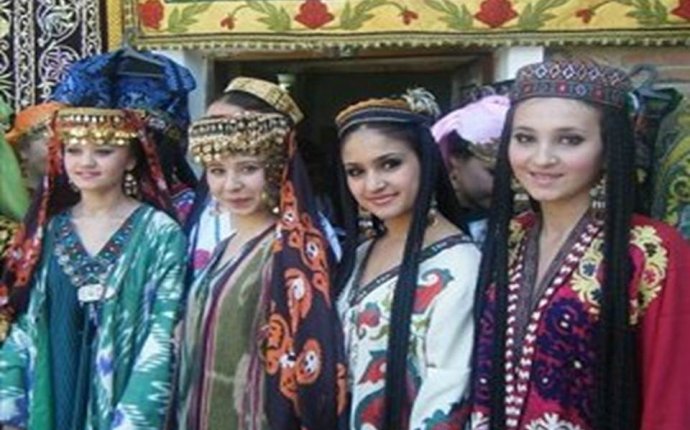 Женская Национальная Одежда в Узбекистане